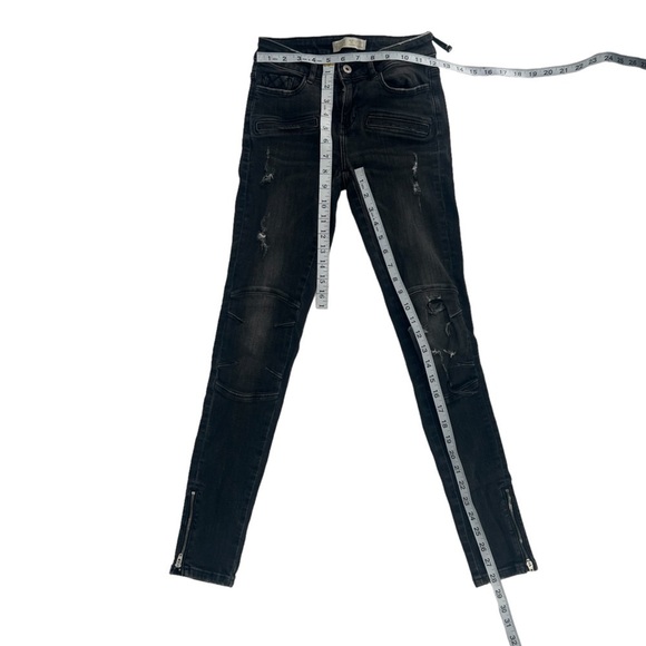 Zara Z1975 Basic Denim Black Skinny Distressed Straight Leg Jeans Size 3 Women’s - Picture 4 of 4